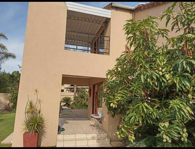 3 BEDROOM HOUSE FOR SALE IN BRYANSTON
